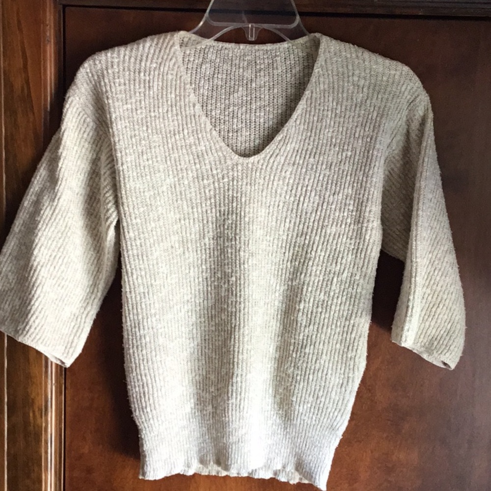Vintage 3/4 sleeve Sweater. Size Small.